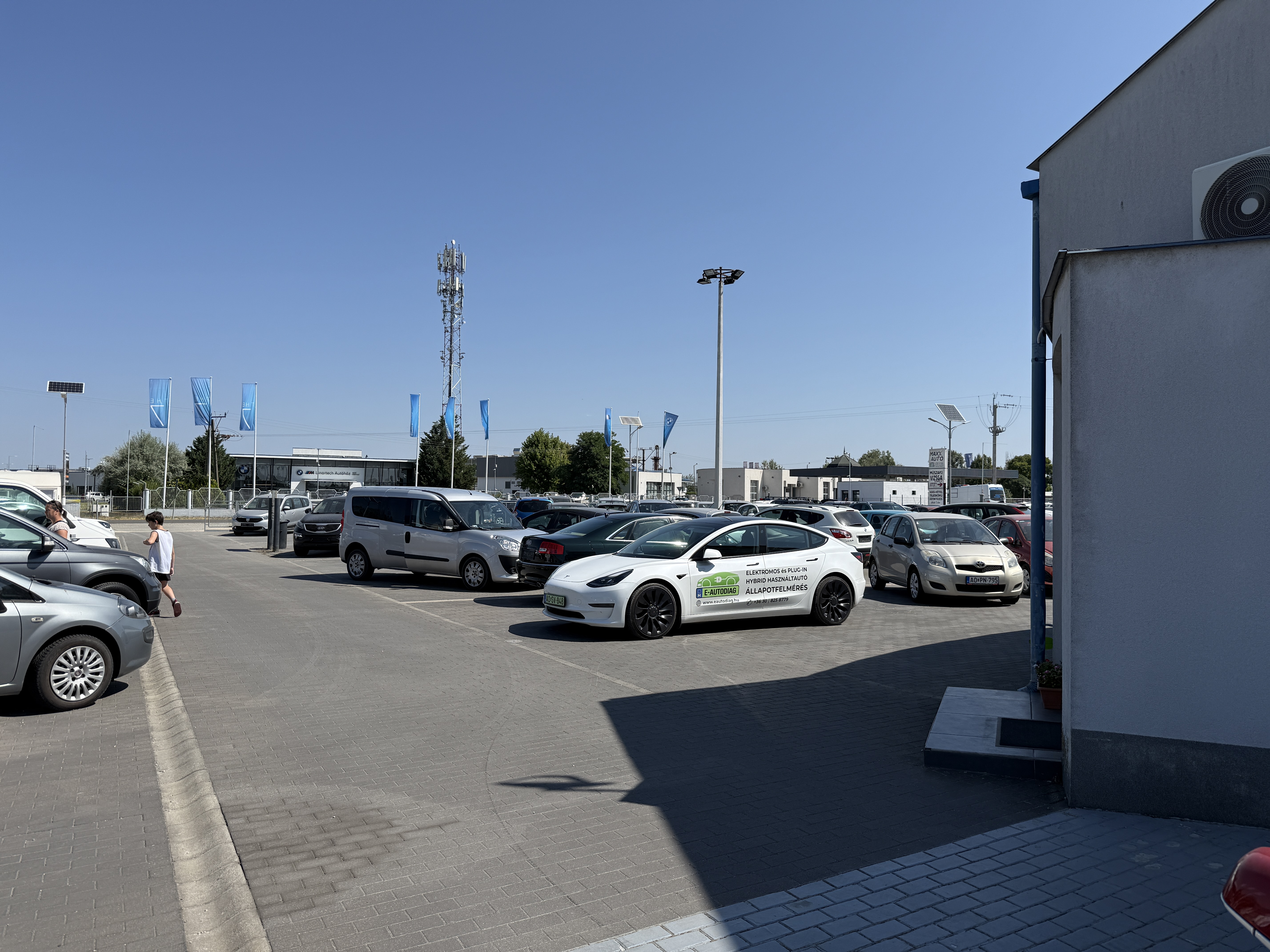 Elektromos autó helyszíni állapotfelmérés autókereskedésben Bács-Kiskun megye